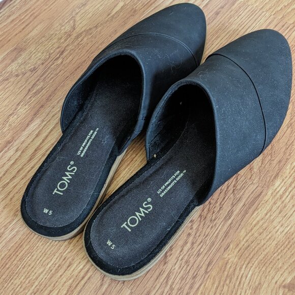 TOMS Black Mules - Picture 2 of 3